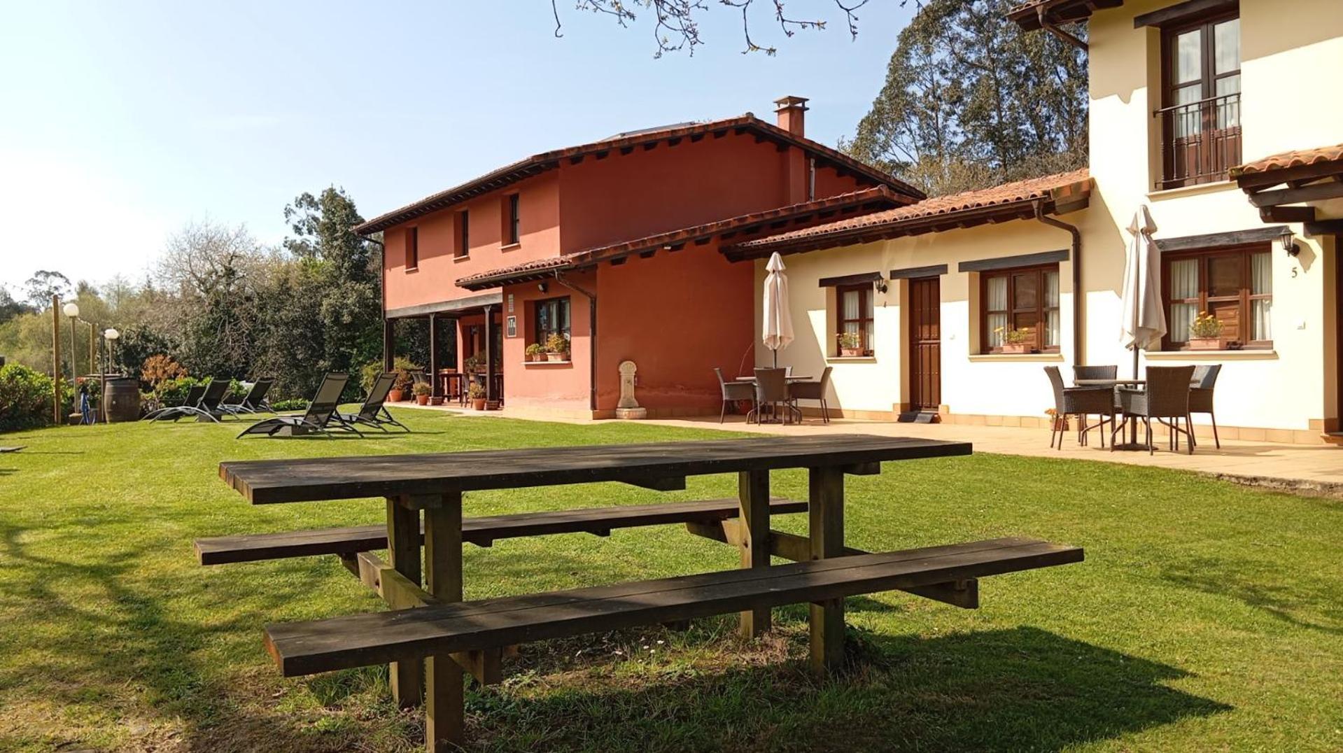 Apartamentos Rurales La Fuente De Bascones Villahormes Exteriör bild