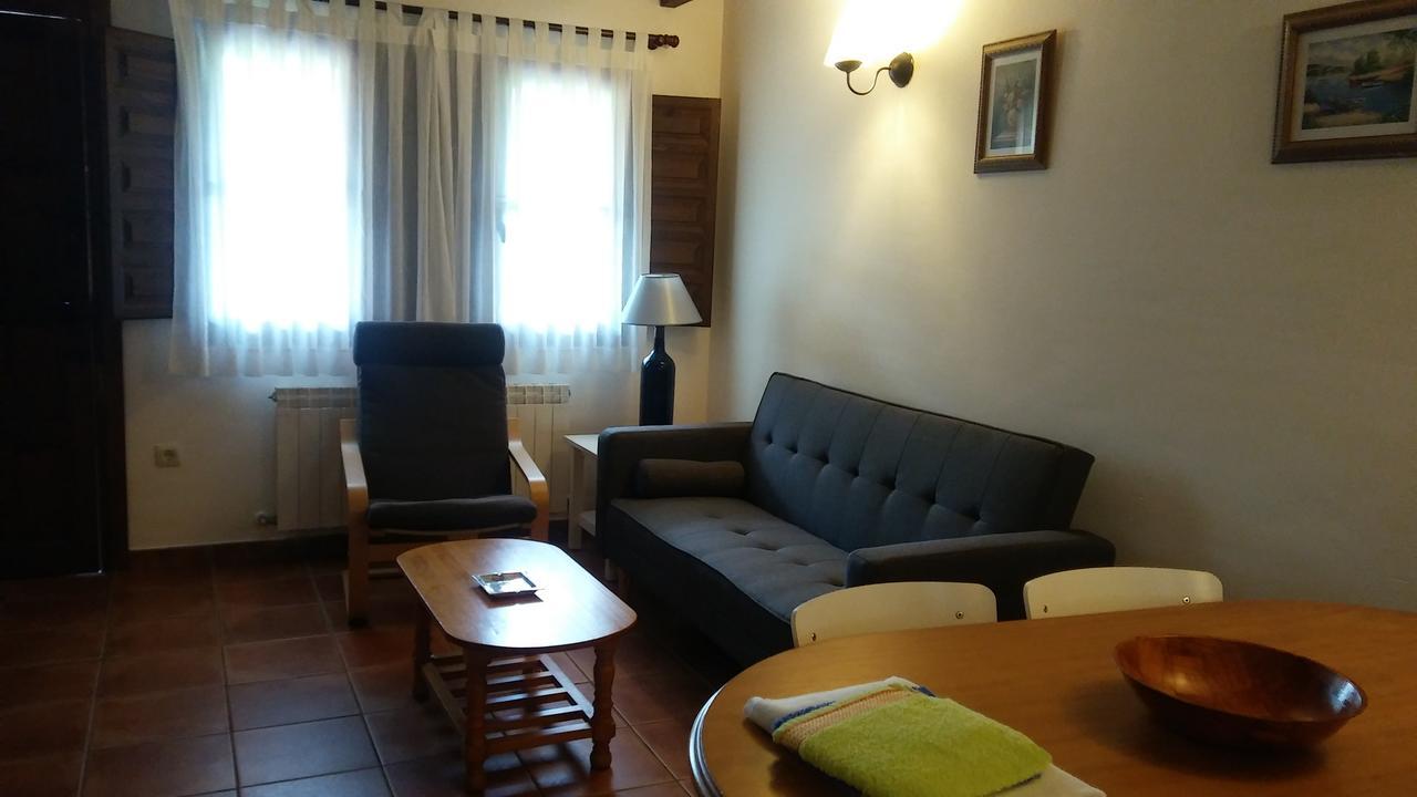 Apartamentos Rurales La Fuente De Bascones Villahormes Exteriör bild