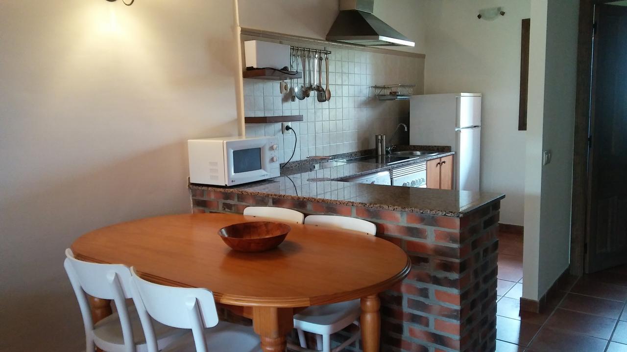 Apartamentos Rurales La Fuente De Bascones Villahormes Exteriör bild